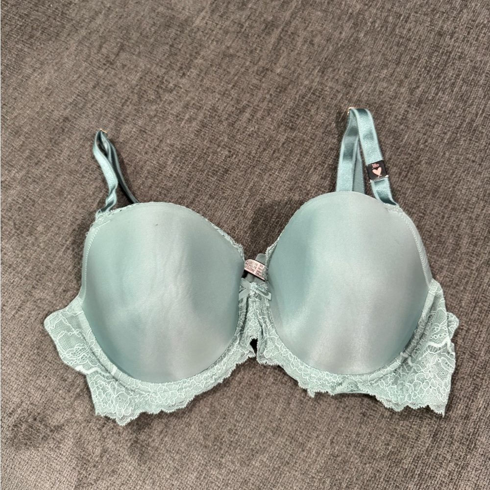VICTORIA’S SECRET demi Elegant Lace Trimmed Bra